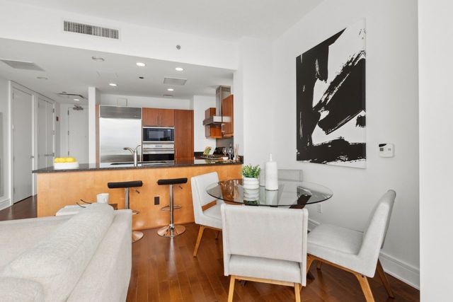401 N Wabash Avenue 30I, Chicago, IL 60611
