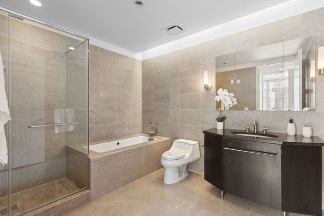 401 N Wabash Avenue 30I, Chicago, IL 60611
