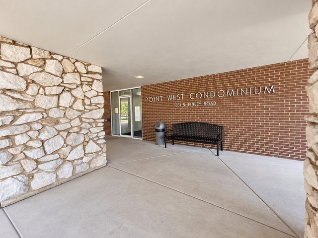 1331 S Finley Road 213, Lombard, IL 60148