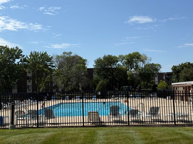 1331 S Finley Road 213, Lombard, IL 60148