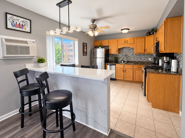 1331 S Finley Road 213, Lombard, IL 60148