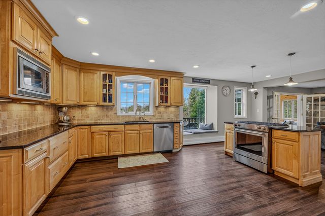 137 Sargent Road, Holderness, NH 03245