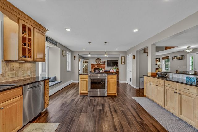 137 Sargent Road, Holderness, NH 03245
