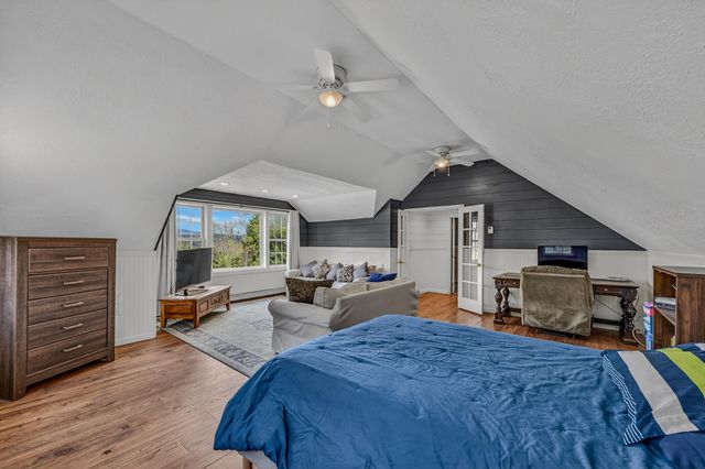 137 Sargent Road, Holderness, NH 03245
