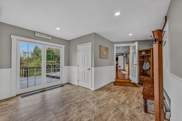 137 Sargent Road, Holderness, NH 03245