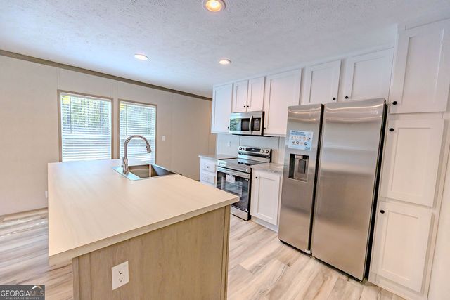 956 Collins Lane, Rentz, GA 31075