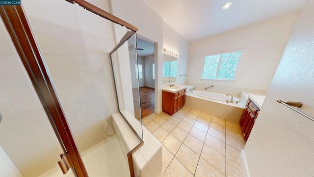 2000 Cinnamon Ridge, Oakley, CA 94561