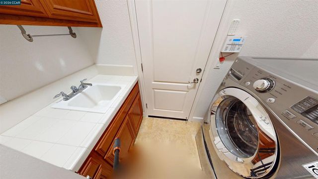 2000 Cinnamon Ridge, Oakley, CA 94561