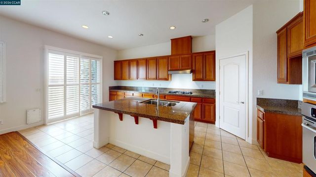 2000 Cinnamon Ridge, Oakley, CA 94561