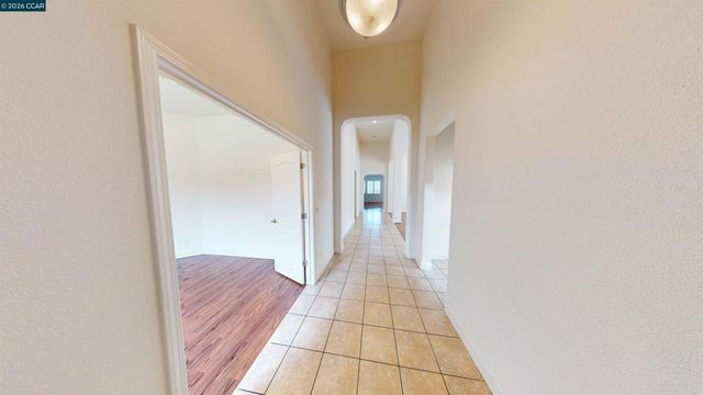 2000 Cinnamon Ridge, Oakley, CA 94561