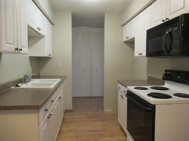 7414 W 22nd Street 212, Saint Louis Park, MN 55426