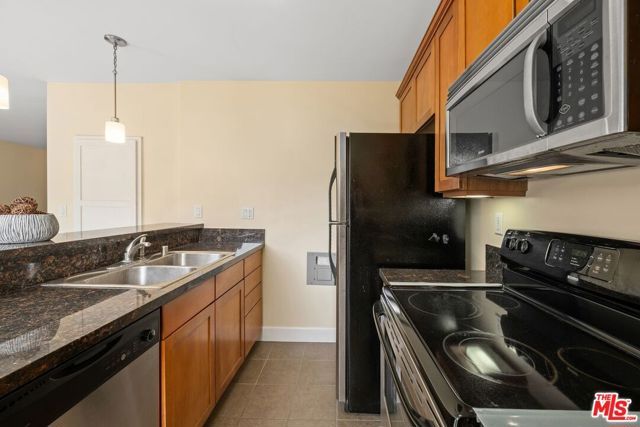 10982 Roebling Avenue 309, Los Angeles, CA 90024