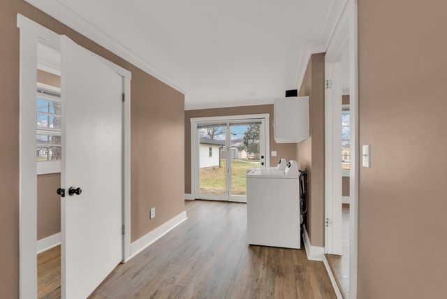 607 W 4th St, Livingston, TN 38570