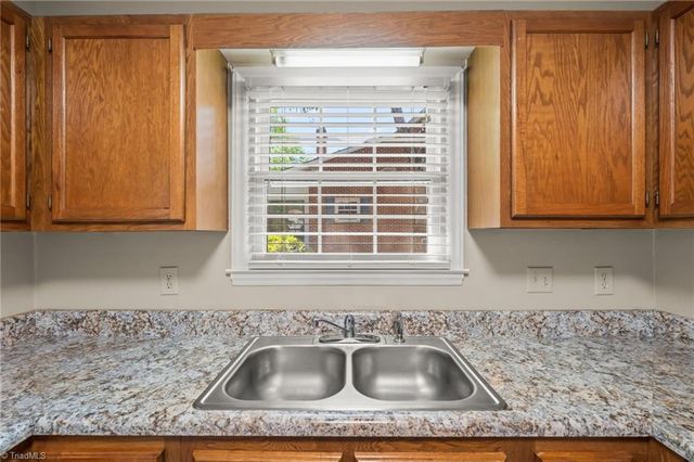 332 Wynnewood Drive, Archdale, NC 27263