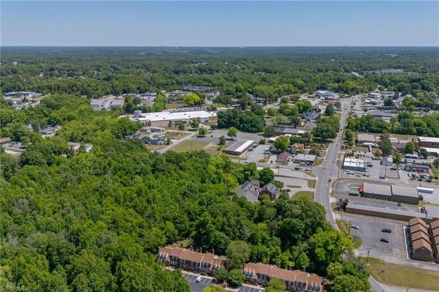 332 Wynnewood Drive, Archdale, NC 27263