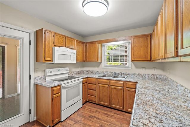 332 Wynnewood Drive, Archdale, NC 27263