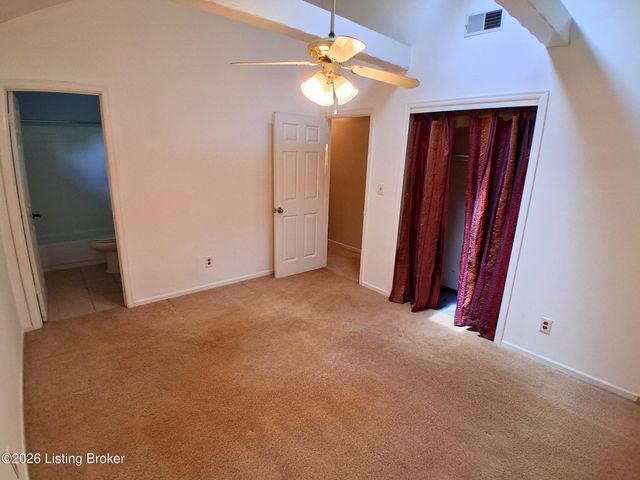 2510 Cambridge Dr, Shepherdsville, KY 40165