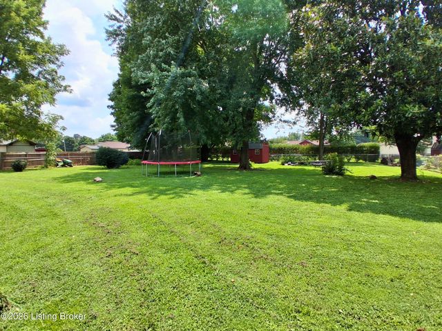 2510 Cambridge Dr, Shepherdsville, KY 40165