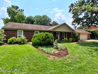 2510 Cambridge Dr, Shepherdsville, KY 40165