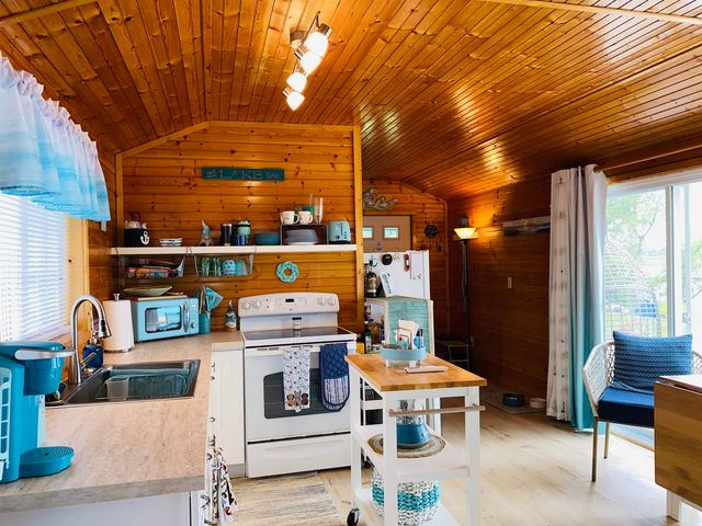 107 Hunter Road North, Alburgh, VT 05440