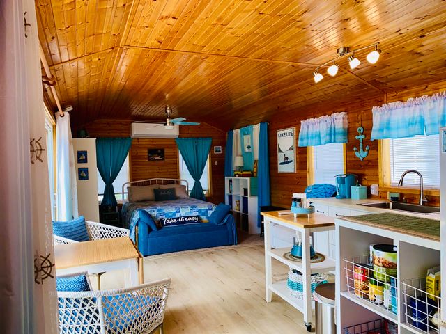107 Hunter Road North, Alburgh, VT 05440