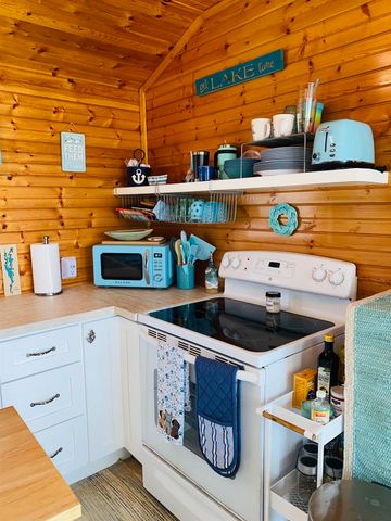 107 Hunter Road North, Alburgh, VT 05440