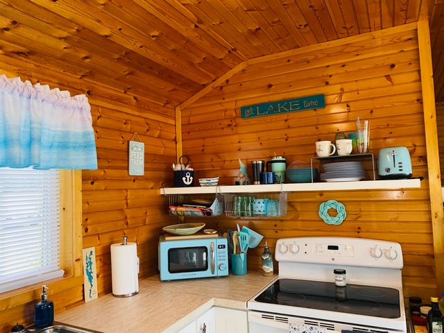 107 Hunter Road North, Alburgh, VT 05440