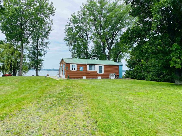107 Hunter Road North, Alburgh, VT 05440