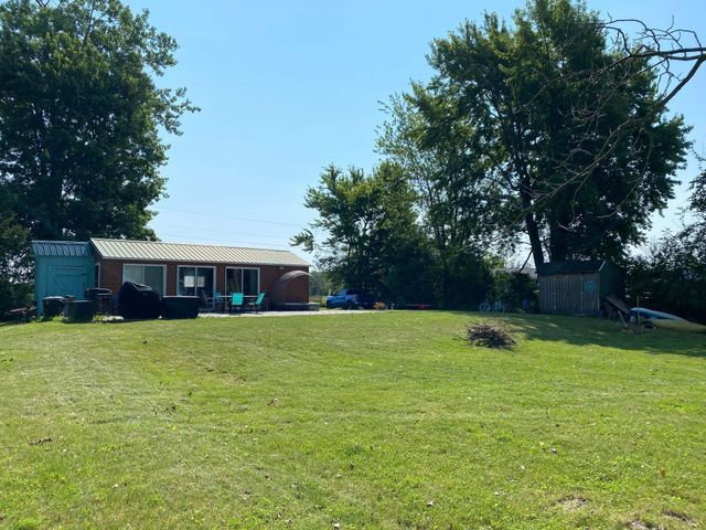 107 Hunter Road North, Alburgh, VT 05440