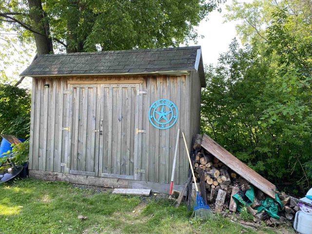 107 Hunter Road North, Alburgh, VT 05440