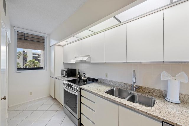 1095 GULF OF MEXICO DRIVE 303, Longboat Key, FL 34228