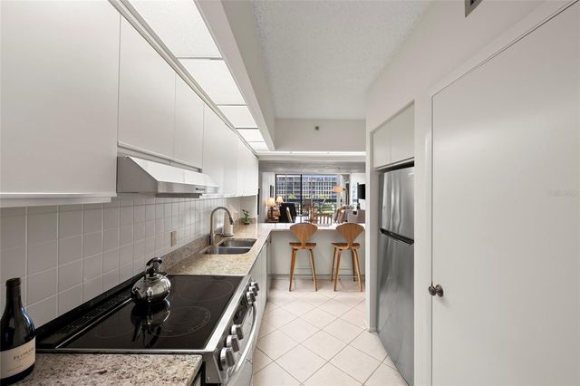 1095 GULF OF MEXICO DRIVE 303, Longboat Key, FL 34228