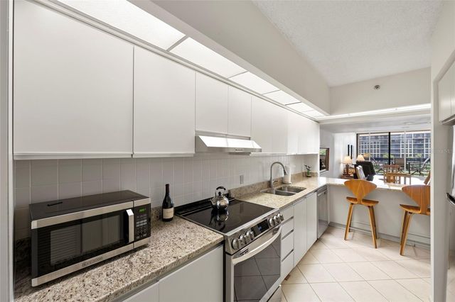 1095 GULF OF MEXICO DRIVE 303, Longboat Key, FL 34228