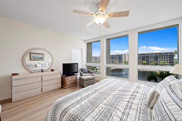 1095 GULF OF MEXICO DRIVE 303, Longboat Key, FL 34228