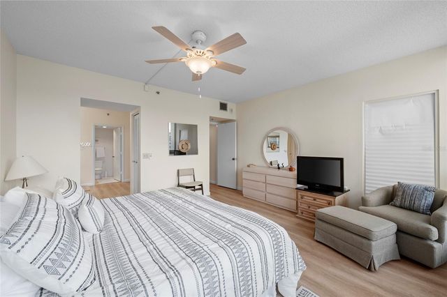 1095 GULF OF MEXICO DRIVE 303, Longboat Key, FL 34228