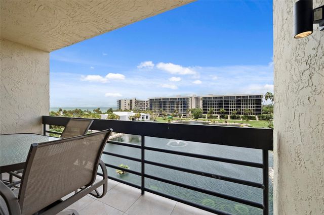 1095 GULF OF MEXICO DRIVE 303, Longboat Key, FL 34228
