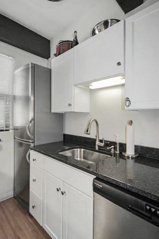 12 Stoneholm St 608, Boston, MA 02115