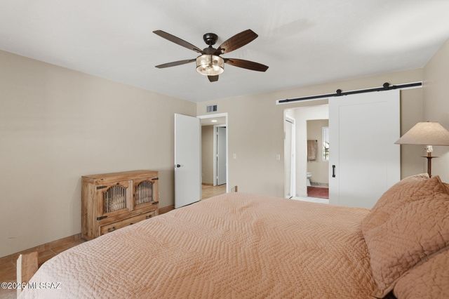 681 W Camino Del Poso, Green Valley, AZ 85614