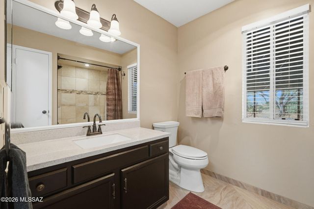 681 W Camino Del Poso, Green Valley, AZ 85614