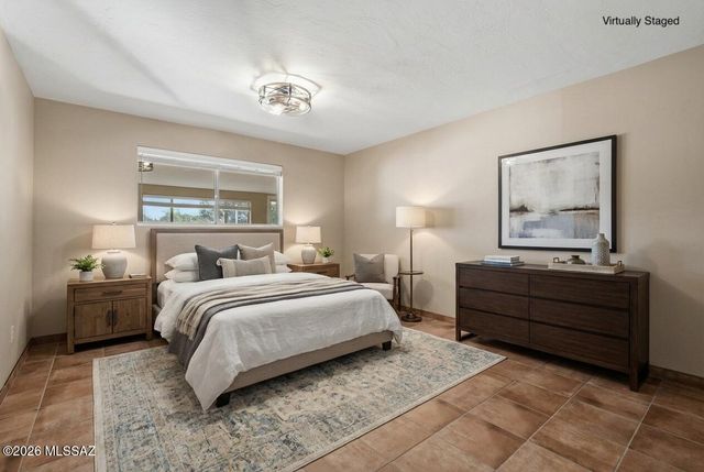 681 W Camino Del Poso, Green Valley, AZ 85614