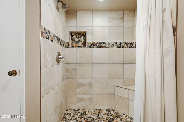 681 W Camino Del Poso, Green Valley, AZ 85614