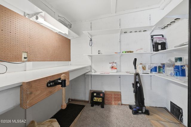 681 W Camino Del Poso, Green Valley, AZ 85614