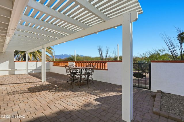 681 W Camino Del Poso, Green Valley, AZ 85614
