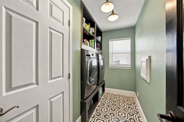 924 NE Otter Ridge Circle, Ankeny, IA 50021