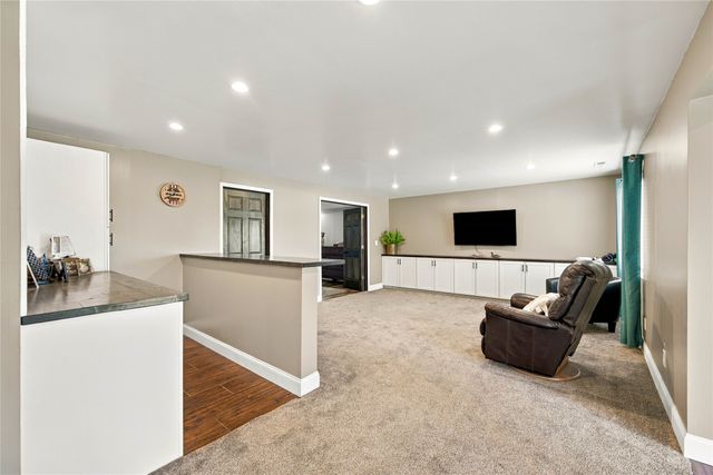 924 NE Otter Ridge Circle, Ankeny, IA 50021