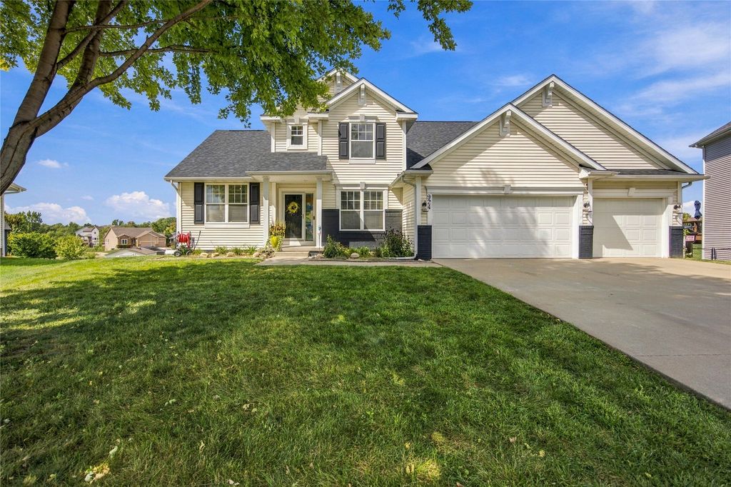 924 NE Otter Ridge Circle, Ankeny, IA 50021