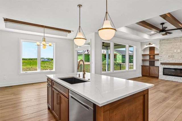 17530 Northview Drive, Urbandale, IA 50323