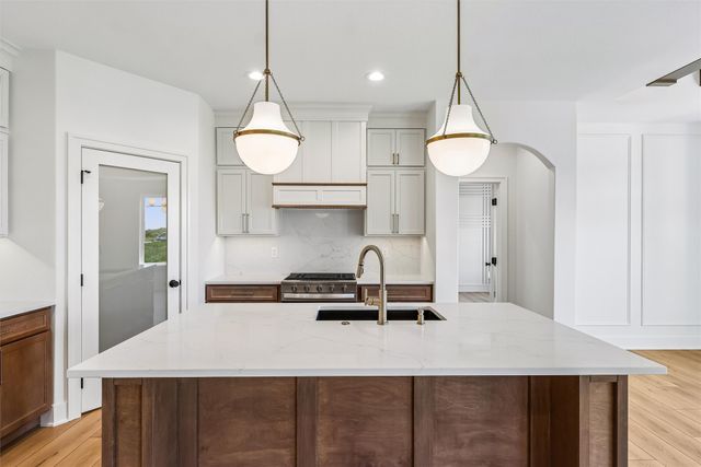 17530 Northview Drive, Urbandale, IA 50323