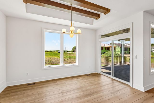 17530 Northview Drive, Urbandale, IA 50323