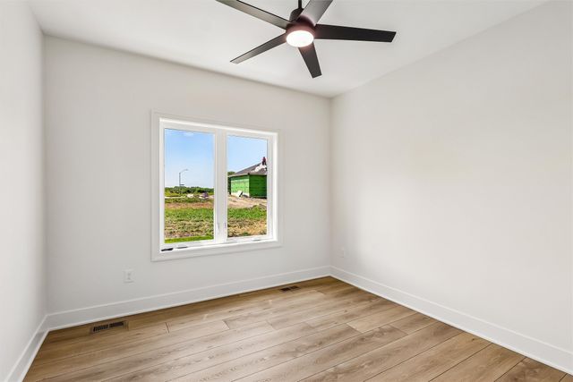 17530 Northview Drive, Urbandale, IA 50323